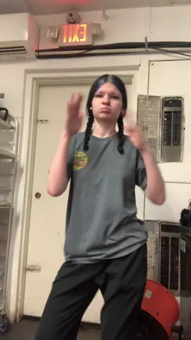 Had a lil audience in the kitchen filmin this one 😭 