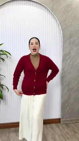 Áo khoác len cadigan xịn xò của mej #xuhuong #lanviss #thoitrangtrungnien #aokhoactrungnien #aokhoaclen 