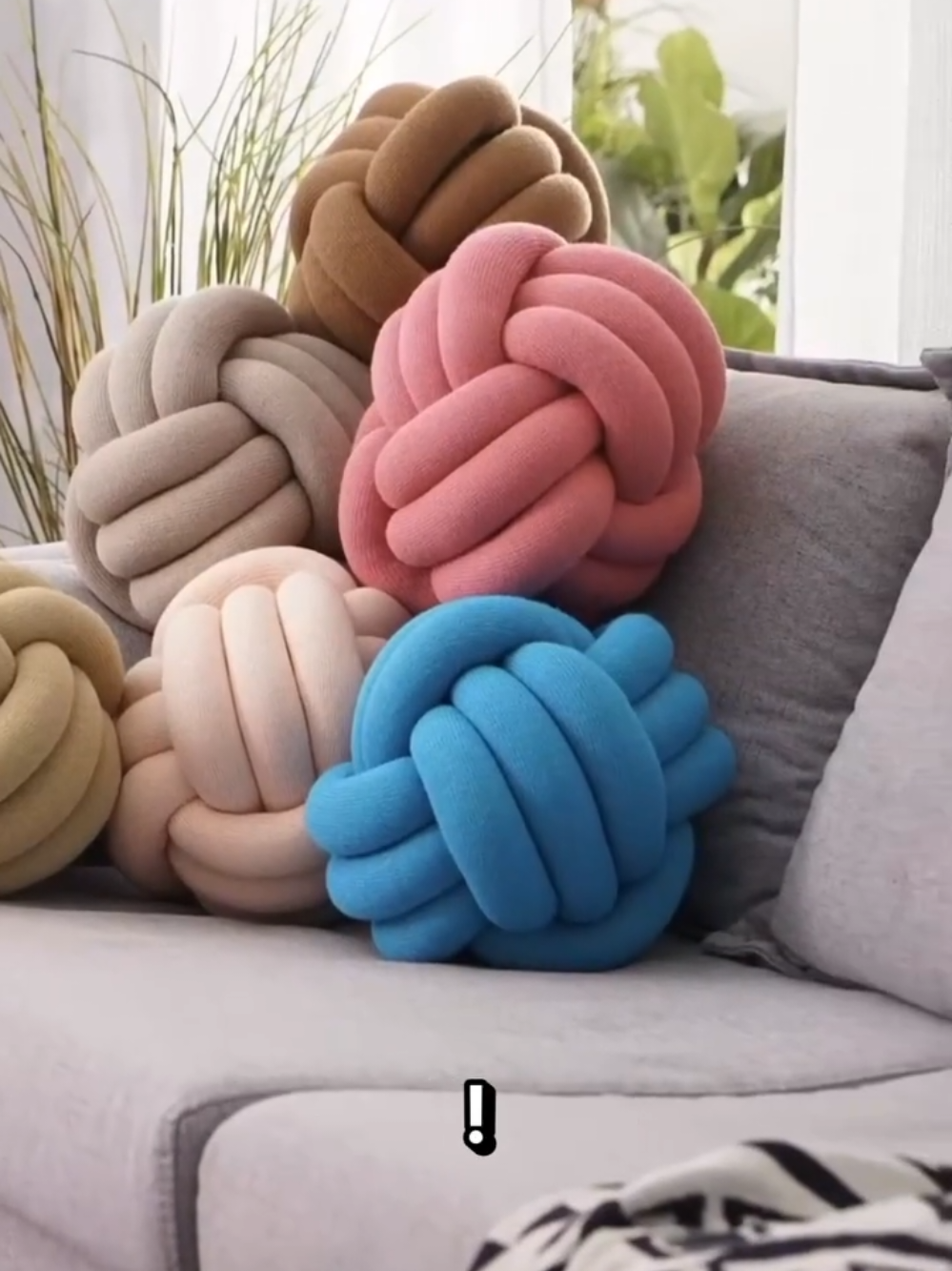 Olha essa almofada de nozinho 🤩🤩🤩 Digita QUERO que te mando o link! #decoração #almofada #sala #quarto