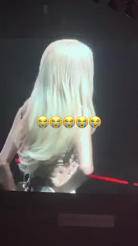 ANO BA LISAAAAA 😭😂🤭 #lisa #blackpink #deadlineworldtour 