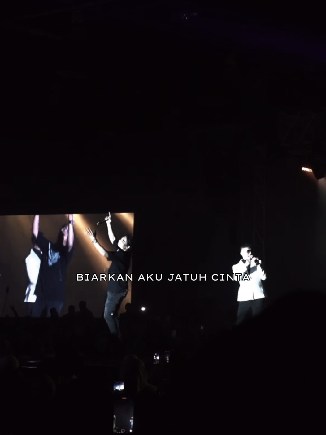 Biarkan Aku Jatuh Cinta, St12 Feat Charly Van Houten & Firman Siagian Live at Johor Bahru, Malaysia 2025 #st12 #charlyvanhoutten #stsetia #musik #fyp 