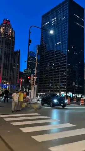 Welcome to United States of America 😍❤️🇺🇲 #usa  #estadosunidos #foryou #chicago #newyork  Chicago, travel Chicago, winter road trip in Chicago, scenic city winter drive, snow drive, Trump International Hotel & Tower Chicago, London House Chicago