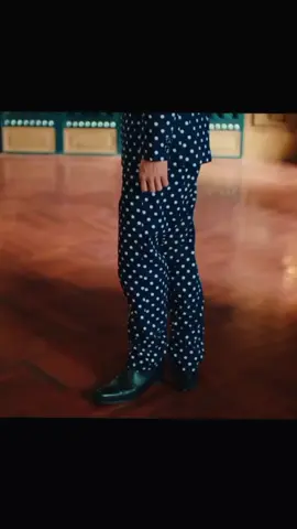 ootd mafia kali ini agak dangdut😭 #meandthee #meandtheeseries #meandtheeseriesq2 #pondnaravit #phuwintang 