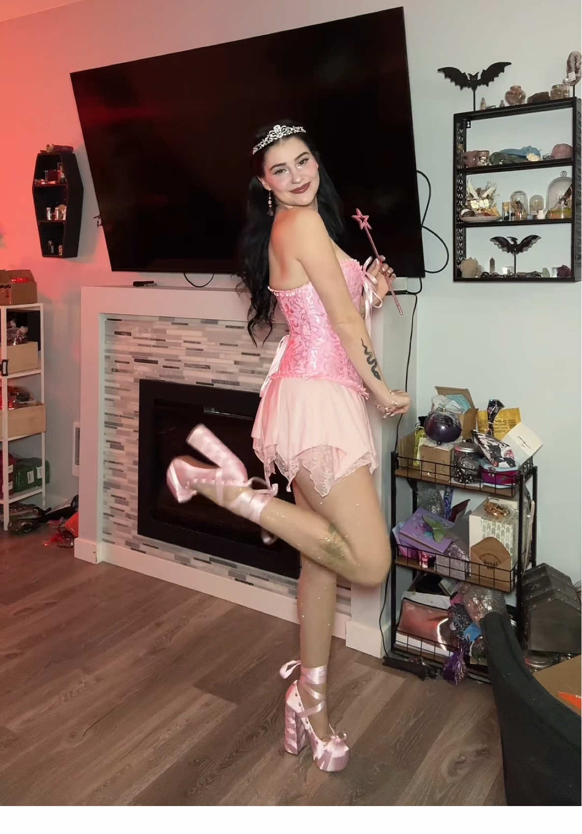 GLINDA IF SHE WAS MYSTERY JEWELRY JAR GIRL ✨🩷#mysteryjewlerygirl #makeup #wicked #wickedforgood #cosplay 