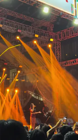 Yuk absen yg nonton🙌#hutmangupura16 #supermanisdead #konsermusik 