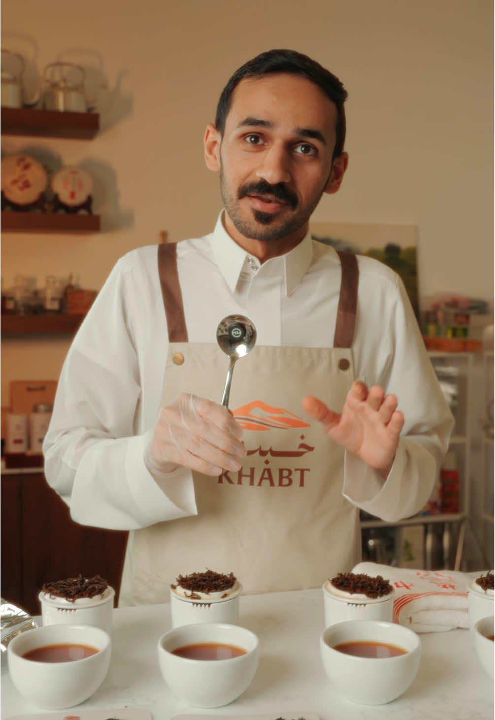 في عشـ20 ثانية > سألنا الرئيس التنفيذي وهذا كان جوابه . . #في_عشـ20_ثانية #شاي #خبت 