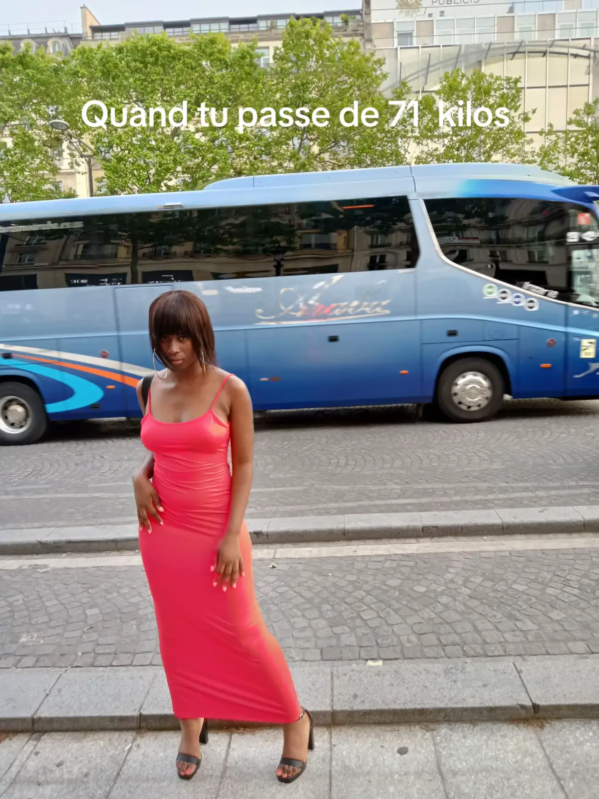 Deux photos, deux moments de ma vie. Avant le mannequinat, je faisais 71 kg. Aujourd’hui, pendant mon parcours, j’en fais 60. Ce n’est pas une histoire de chiffres, c’est une histoire de discipline, de confiance et d’un rêve qui prend forme. Chaque étape m’a appris quelque chose : m’écouter, me dépasser, comprendre mon corps et ma tête. Je partage cette évolution pour inspirer, pas pour comparer. Chacun avance à son rythme, chacun écrit sa propre version de la transformation. #mannequin 