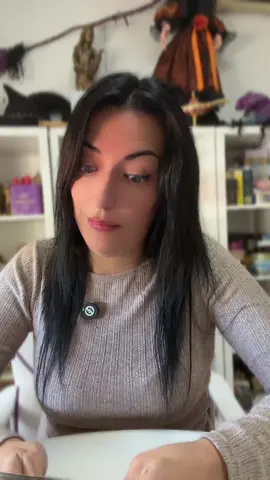 💜 Viene alguien a robarte el corazón… y no vas a poder evitarlo. Alguien nuevo entra en tu vida y te cambia la mirada, la energía y el destino. No lo vas a buscar… llega solo. Esta vez no será dolor… será amor. Si este mensaje te encuentra, no es casualidad. 💜 Reserva tu lectura personalizada en mi web. #MensajeParaTi #NuevoAmor #DestinoEscrito #TarotAmor #AlguienNuevo   