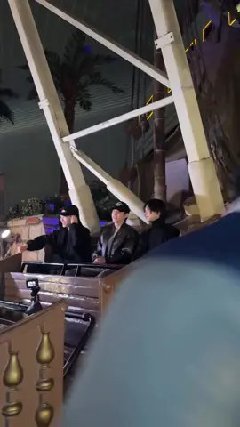 SUNGHOON SINGING DROWNING WHILE RIDING THE VIKING HAHAHAHAH LMAO I CAN’T 😭😂😂😂😂😂 #2025ENniversary #enhypen 