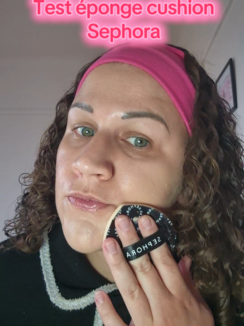 Test de la nouvelle éponge cushion de @SEPHORA ✨️ Résultat naturel, homogène et sans trace, parfait pour les maquillage de tous les jours ! 🫶 @IT Cosmetics  #makeup #foundation #secretbeaute #makeuphack #skintok 