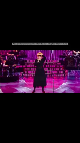 Quella parola non l’ha detta 😂 | ig: alsglam #ornellavanoni #ornellavanonimeme #nonsosearrivoanatale #nonsivedeuncazzoscusate #nonsivedeuncazzoornellavanoni 