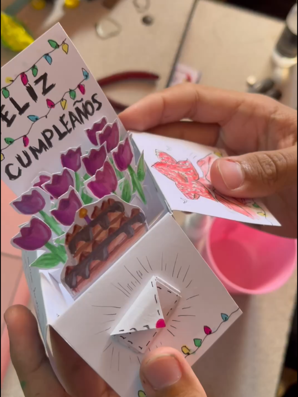 No le basta con ser artista, calistenico, músico, boxeador, también es detallista y romántico AJAJAJAJ  #lilbro #hermanomenor #detalles #romantico #physic 