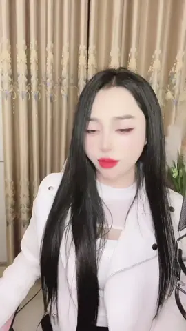 Chỉ tình cờ tạo ra cơn mưa Quà tặng trong phiên LIVE của 🎀THU HIỀN🎤🎶. Tôi phải ủng hộ phiên LIVE tuyệt vời này bằng Quà tặng.#tiktoklive #livehighlights #🎀THU HIỀN🎤🎶 #livegift #hearts 