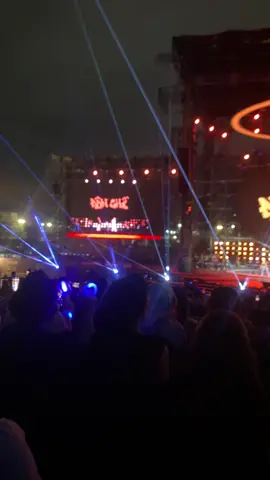 Tôi bị luỵ SKYNOTE của dì Lệ quá mọi người ơi🥰Nhiều video quá đăng hỏng hết #skynoteliveconcert #quốcthiên #leduongbaolam #kieuminhtuan 