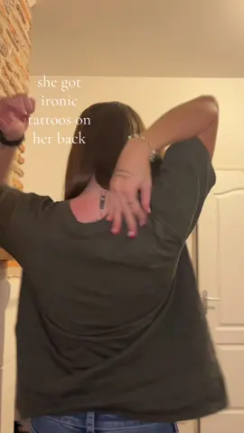 Mon chouchou (j’ai galéré à tirer le t-shirt vdm) #tattoo #backtattoo 