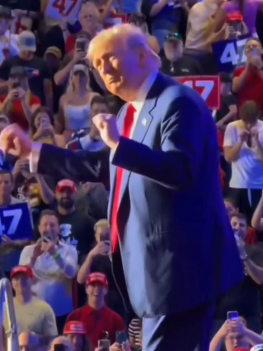 akun cent mana yang ada nasdaq nya hayoo? #markets4you #m4u #nasdaq #nasdaq100 #us100 @kalimasada1997 