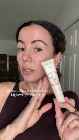 Trying the Armani Golden Hour Skin Tint as someone who prefers tinted moisturizers over foundations. It’s one of those bases that it gets better as you wear it. Very lightweight and natural looking. #armanibeauty #armaniskintint #skintint #over40makeup 