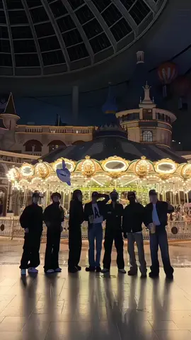 Night with boyfie🖤🖤 #enhypen #fyp #kpop #enniversary #lotteworld 