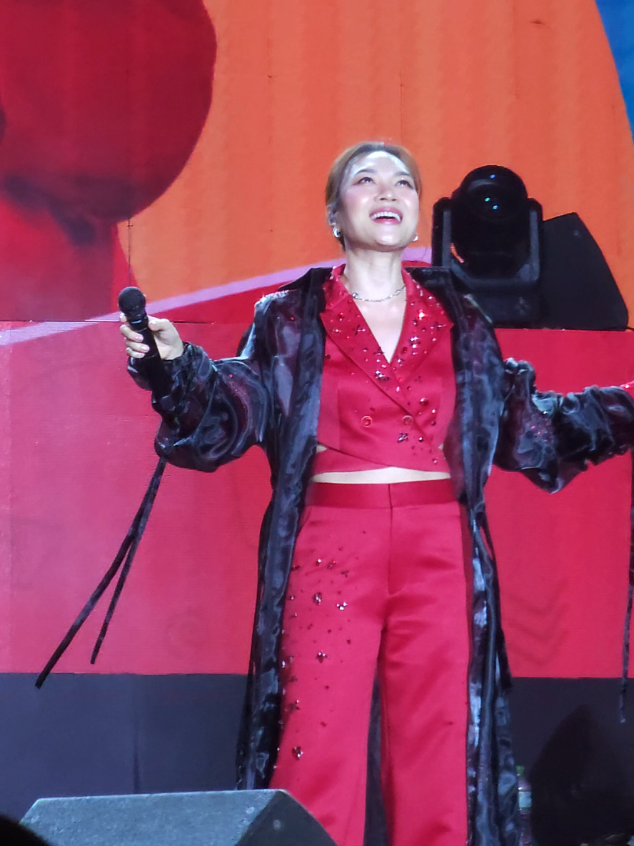 Giọng hát chay của chị Mỹ Tâm nghe đã ghê!! #mytam #jollibeeconcert 