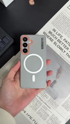 Samsung A and S series ultra-thin magnetic closure phones! No fingerprints or sweat, comfortable to hold!