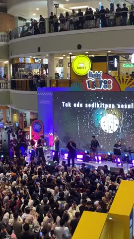 Element - Cinta Tak Bersyarat #element #konsermusik #livinfest #balikpapan 