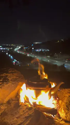 ‏ليل الشتاء ماله سوى شبة النار ‏لازاد برد الليل زدنا حطبها 