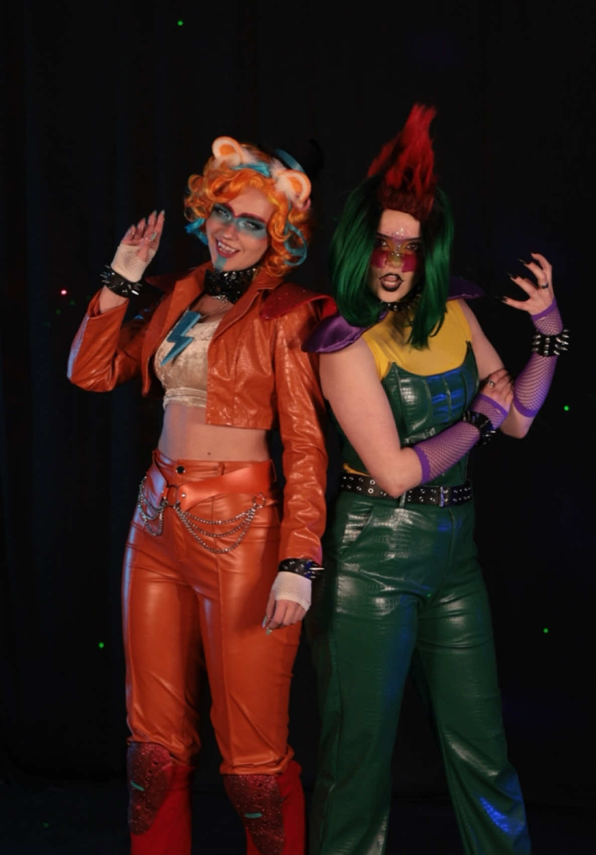 Tell us ur secrets :3 Freddy-@Halcybella on IG, YT, SC sundrop- @Raine Emery chika- @Berry🐻🍓 Roxy - @Shay🦊 Monty- Me! #cosplay #fnaf #fnafcosplay #fnafmovie #securitybreach @Five Nights at Freddy's Movie 