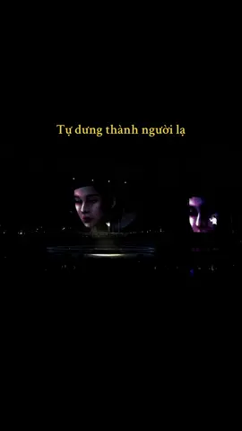 Ta cứ mãi viết chữ danh em cứ xoá chữ phận... #skynoteliveconcert #quocthien
