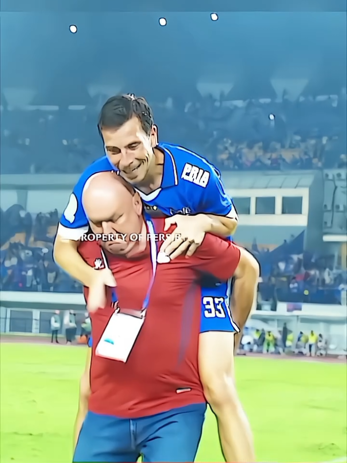 Seasik ini thom haye dengan bojan😍 #thomhaye #bojanhodak #persibbandung #viral #fyp 