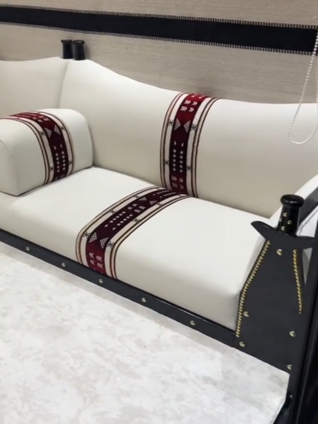 #كنب_ارضي #قنفات #كنبات #واو_للأثاث #الفضيله 