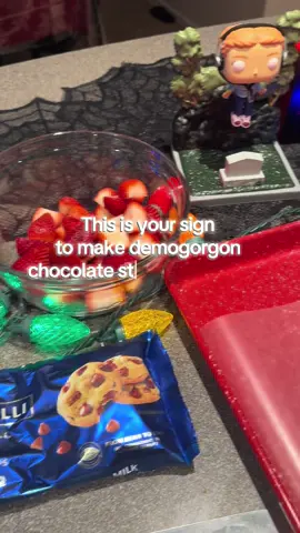 I’m so ready for season 5!!! Demogorgon chocolate strawberries 🍓 🍫#strangerthings5 #demogorgon #shouldistayorshouldigo #fyp #strangerthings
