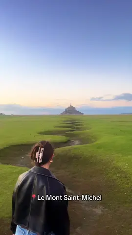 C’est réel ?        #montsaintmichel #BookTok #medieval #normandie #france 