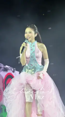 Phương Mỹ Chi giao lưu cùng khán giả ở sân khấu GS25 #chiechaivbiz #phuongmychi 