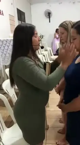 MISSIONARIA ABENÇOA IRMÃS #louvor #typhoon #igreja #tornado