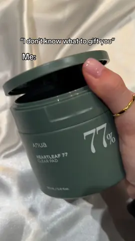 It’s so easyyy 😭 #christmasgift #kbeauty #skincare #anua #cosrx 