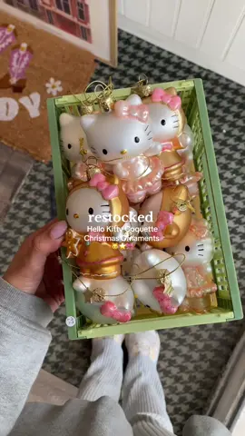 hello Kitty christmas 🐱🎀 #hellokitty #coquetteaesthetic #coquette #coquettegirl #hellokitty hellokittylover 