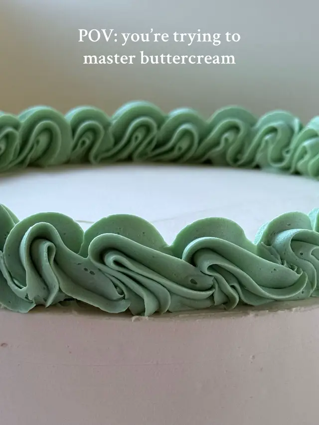 American buttercream using 1:1 ratio of salted butter and icing sugar >>>  #fyp #buttercream #cakedecorating #cakesoftiktok #viralcake 
