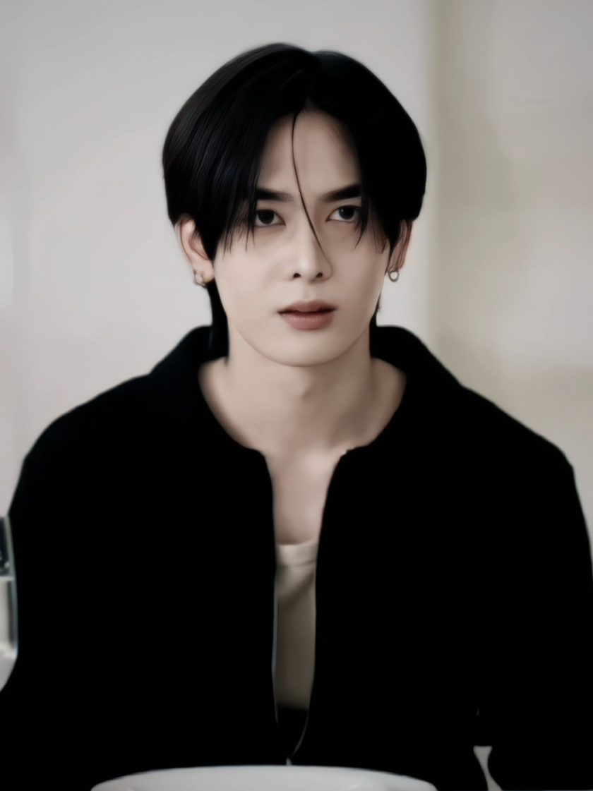 I really wish I could hug him so tight:( #santapp #santapongsapak #meandthee #tawanaran #perthsanta 