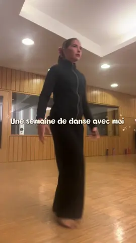 Une semaine de cours de danse avec moi 💗⭐️ Cours contemporain 2 le lundi et cours contemporain 4 le vendredi 🗓️ #danse #Lifestyle #sport #semaine #Vlog 