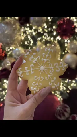 Si on faisait des biscuits de noël ensemble ?#christmascookies🎄🎅🏻🎅🏻🎄 #luxurychristmas #christmas2025 #christmastree #pourtoi 
