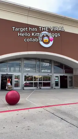 Link in bio 💗🎀 #christmas #hellokitty #hellokittylover #uggs #gift 