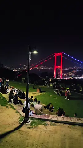 Tanımadığım iki insanın en mutlu gününe şahitlik etmek... Çok mutlu olun! 💍✨