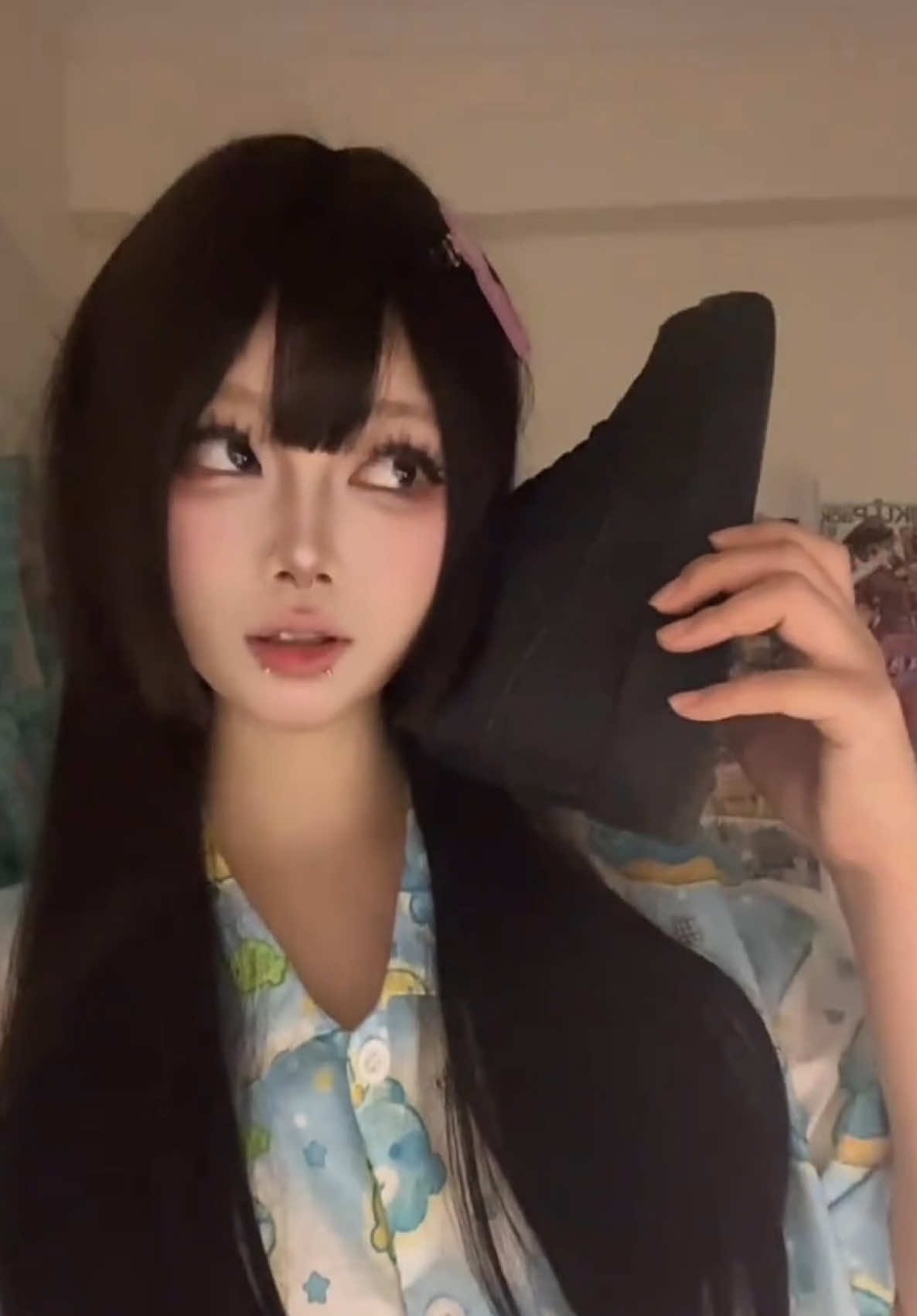 The streets are cold.  #four4444 #chineserap #drill #kingvon #four 