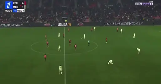 ماشاء الله سجود شكر اللاعب بول بوجبا بعد نهاية مباراة فريقه موناكو  #بول_بوغبا عودة بول بوجبا #سجود #بوجبا #موناكو #اليوم 