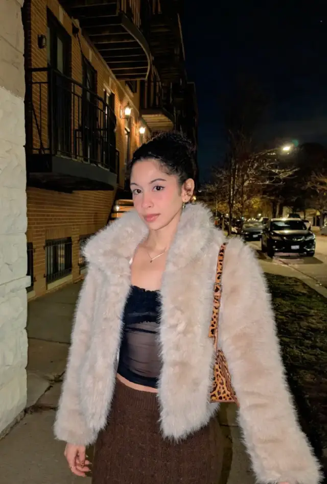 learning to love cold nights . . . #fyp #fashion #fallfashion #winterfashion #fashiontiktok 