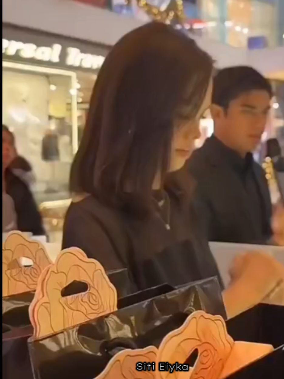 Bass jadi store manager di vanzo pavilion 🥰 #syedsaddiq  #bellaastillah  #BASS  #vanzo  #fyppppppppppppppppppppppp  Credit Anistaqwa