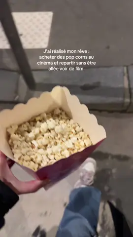 Je me sens comme une reine ! Et au passage, les pop corns sont lowfodmap donc parfait pour les filles qui ont le SII  #sii #intestinirritable #antiinflammatoire #lowfodmap #fodmap 