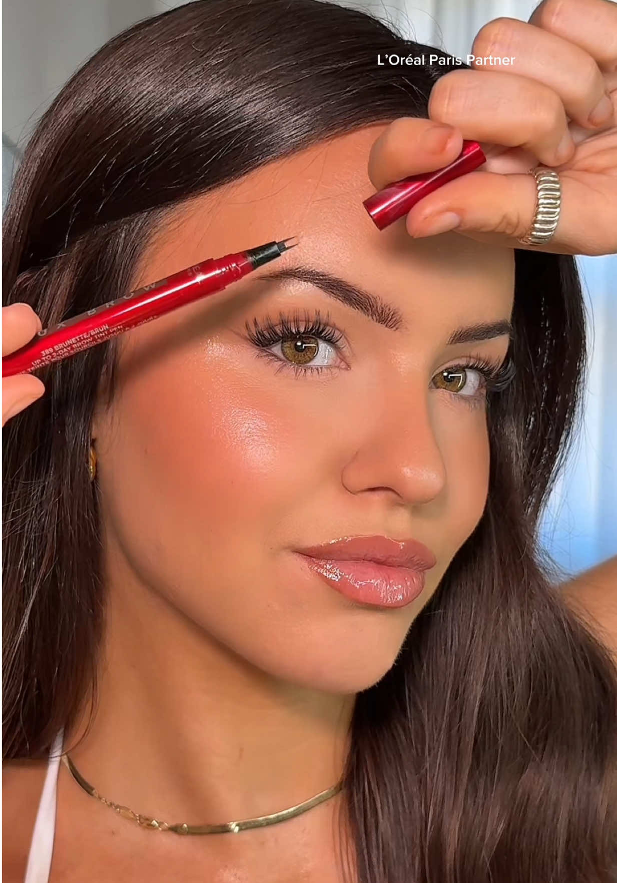 I cannot get over this! The NEW @loréal paris usa Faux Brow Pen is perfect for natural, effortless brows & so easy to use!✨🤍 #LOrealParisPartner #LOrealParisMakeup #makeup #beautyhacks #makeuphacks