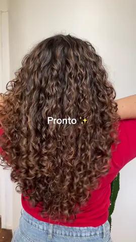 Eu amo tanto fazer isso!! #morenailuminada #mechas #cacheada