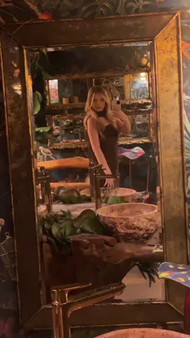 This restaurant is stunning a must if you’re visiting Paris!  #foryoupage❤️❤️ #fyp #paris #mustdo #blonde 